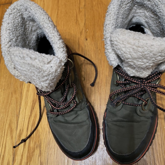 Sorel Olive Lace-Up Boots with Soft Gray Interior - Picture 1 of 4